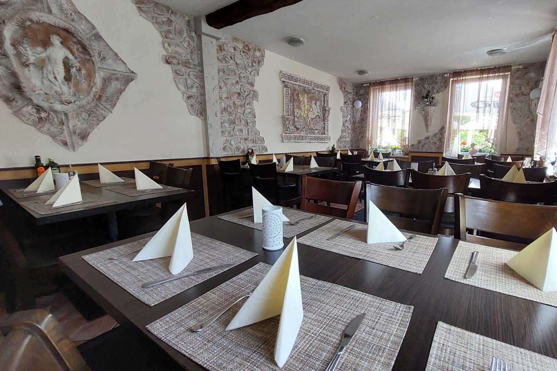 Griechisches-Restaurant-Grieche-Hannover-souvlaki-gyros-lecker-fischplatte-Griechischer-Wein-gemuetlich