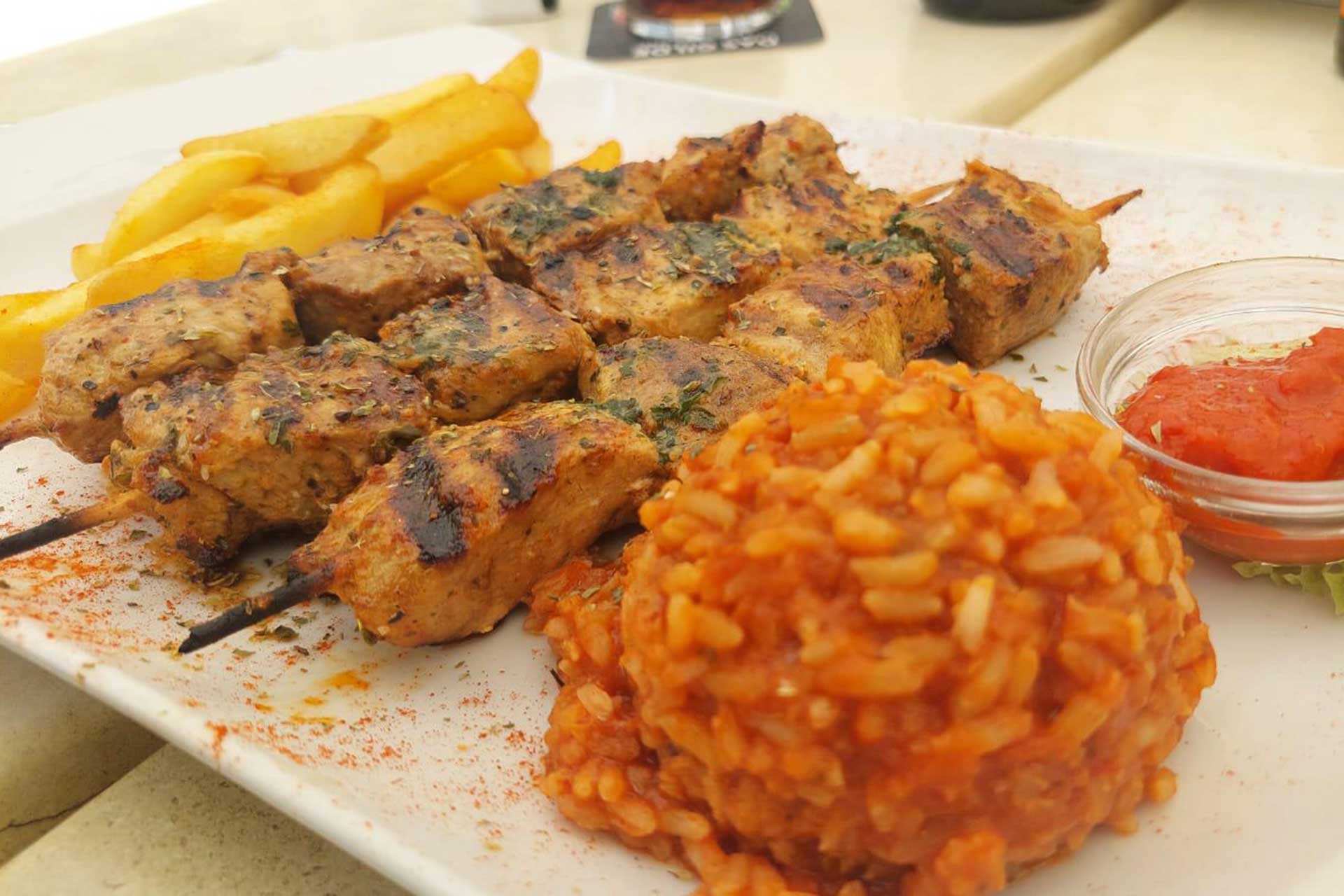 Restaurant-Konstantinos-Bornum-Hannover-greek-souvlaki-gyros-lecker-fischplatte-Griechischer-Wein